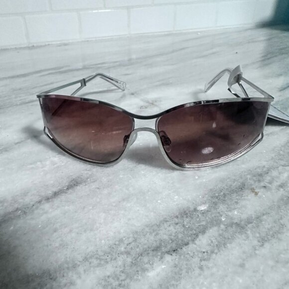 West Loop Silver Aviator Sunglasses with Gradient Lenses - Picture 1 of 5